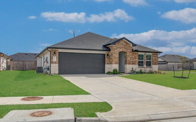 Building Photo - 8611 Shumard Oak Dr