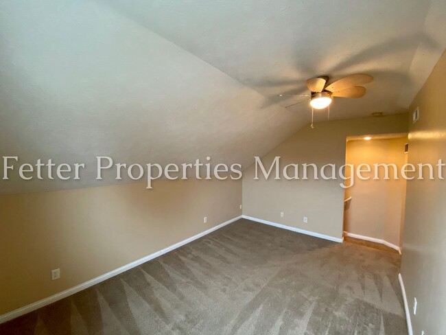 Building Photo - 3 Bedroom East Side Home!