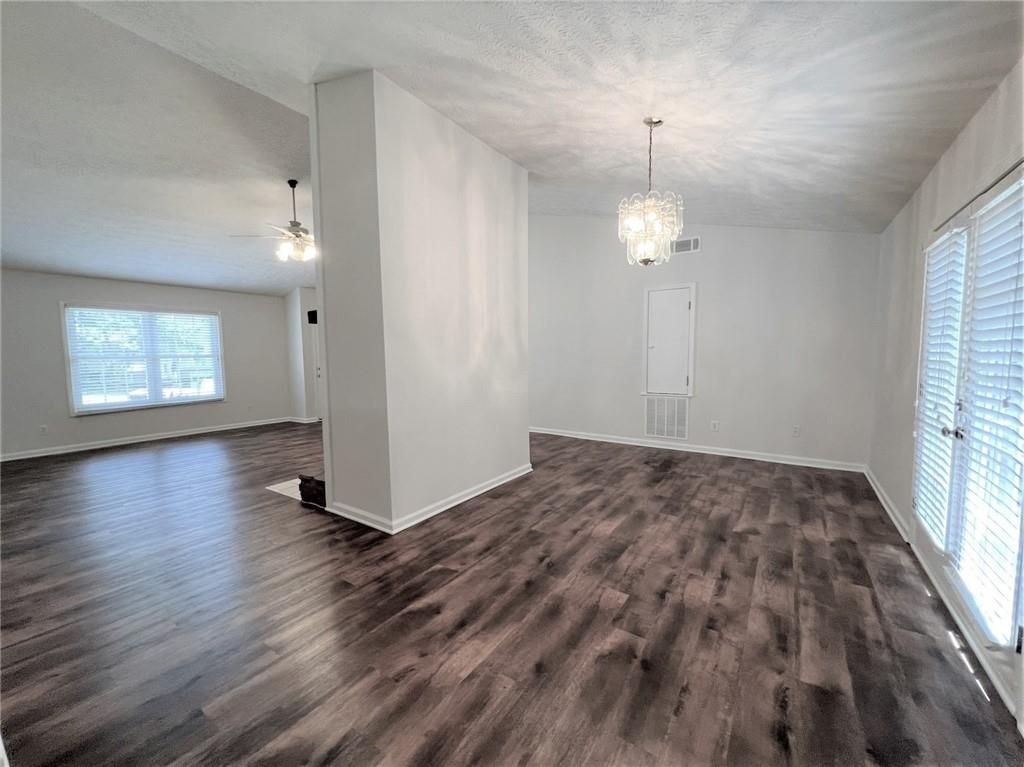 Building Photo - 60 Jesica Way