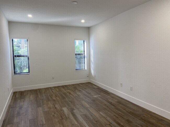 Building Photo - 401 Bella Sol Way