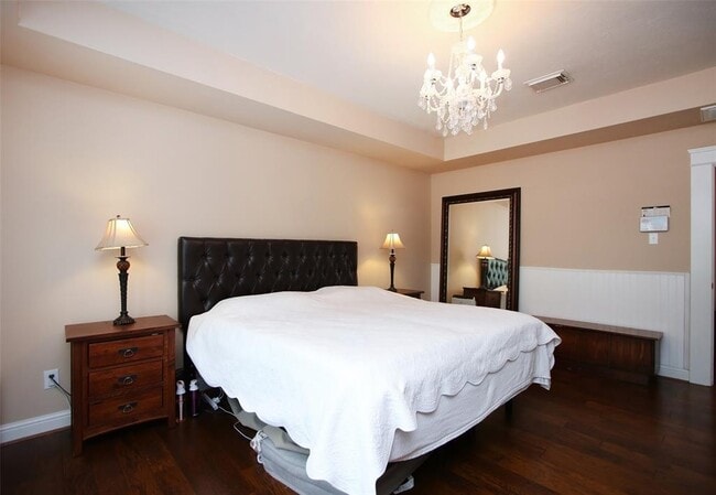 Building Photo - 16242 Pine Thorn Dr