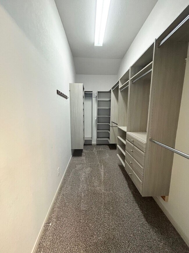 Building Photo - Beautiful 4BED/3BATH House for Rent! Avail...