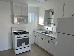 Building Photo - 37245 Locust St