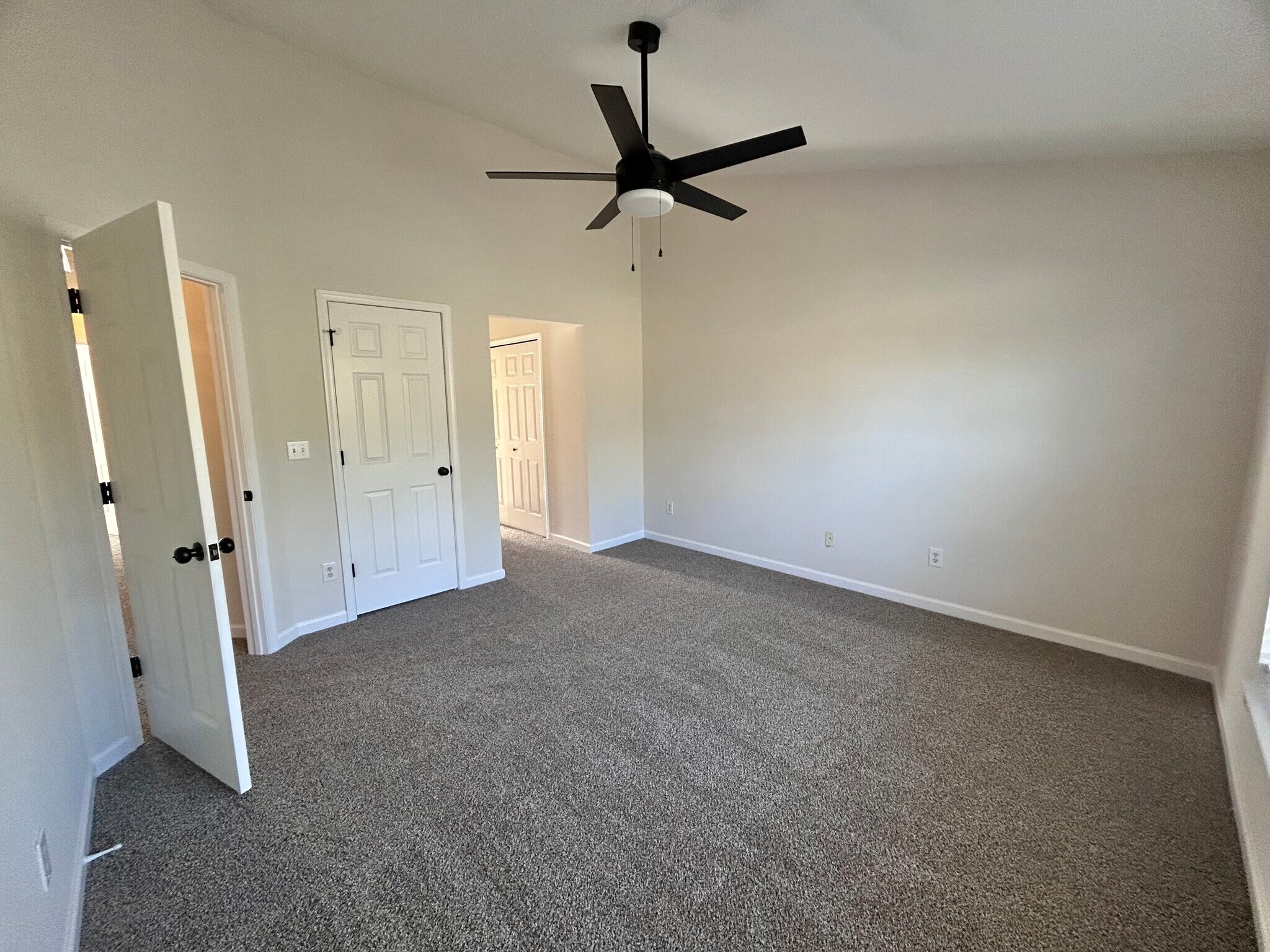 primary bedroom - 2482 Nashboro Blvd