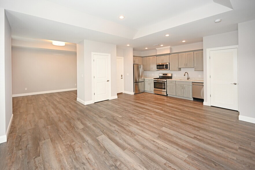 Building Photo - 184 Godwin Ave