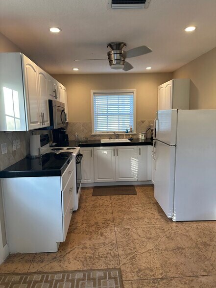 Building Photo - 1201 S Flagler Ave