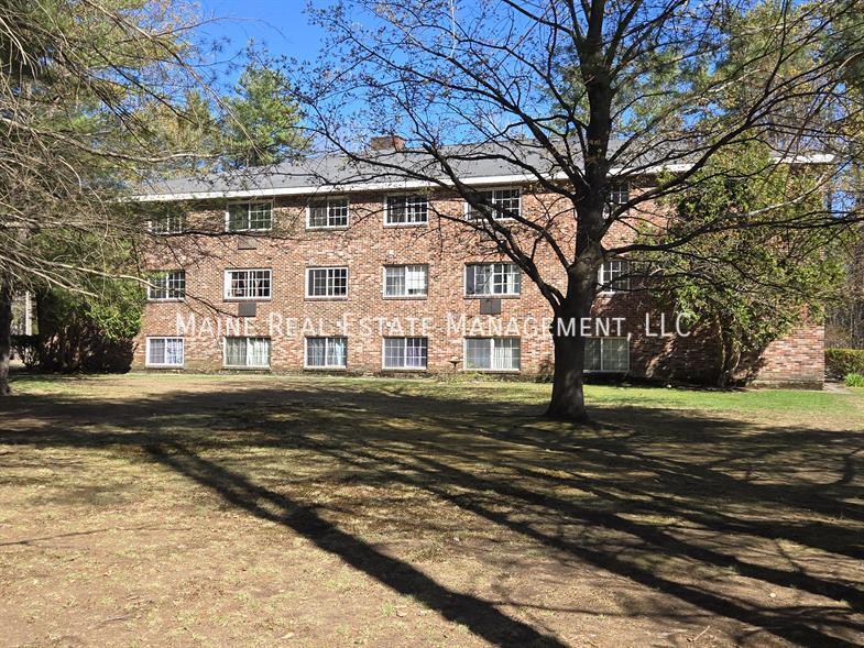 Building Photo - 10 Tall Pines Dr