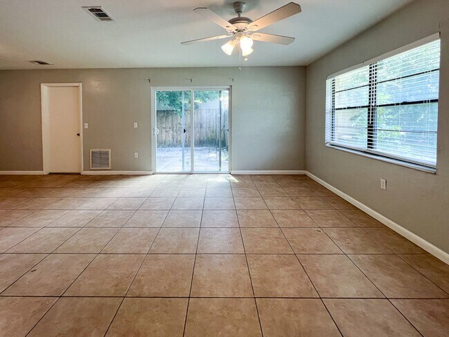 Building Photo - 2292 - Sugarfoot Oaks
