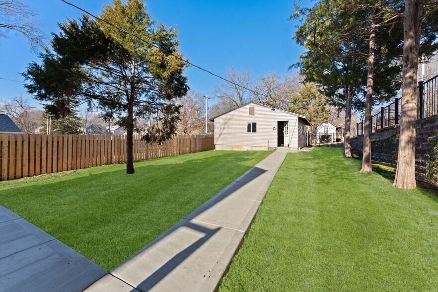 Building Photo - 6515 Nashville Ave