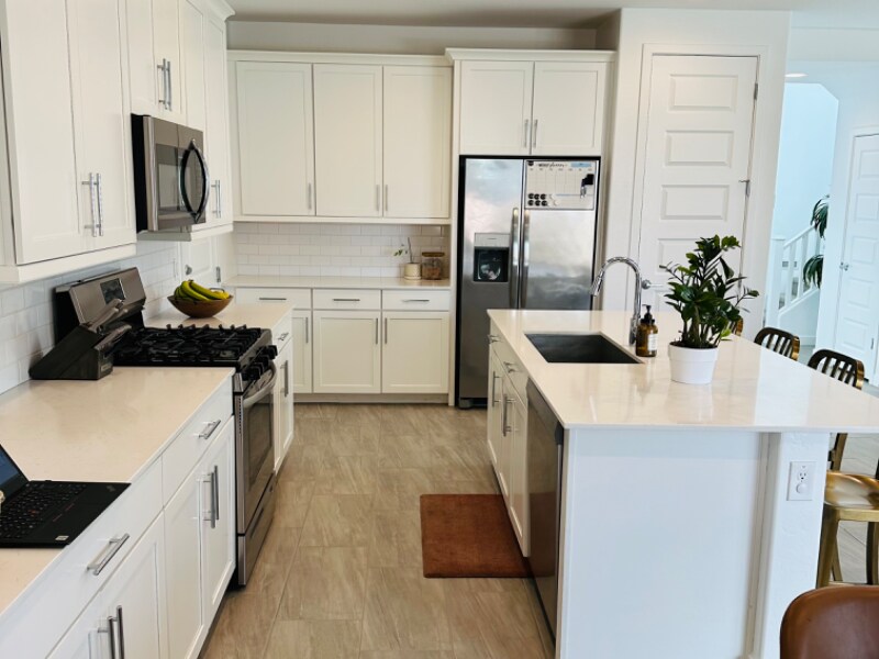 Building Photo - 9918 E Tahoe Ave