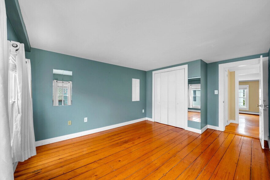 Building Photo - 4 Warren St