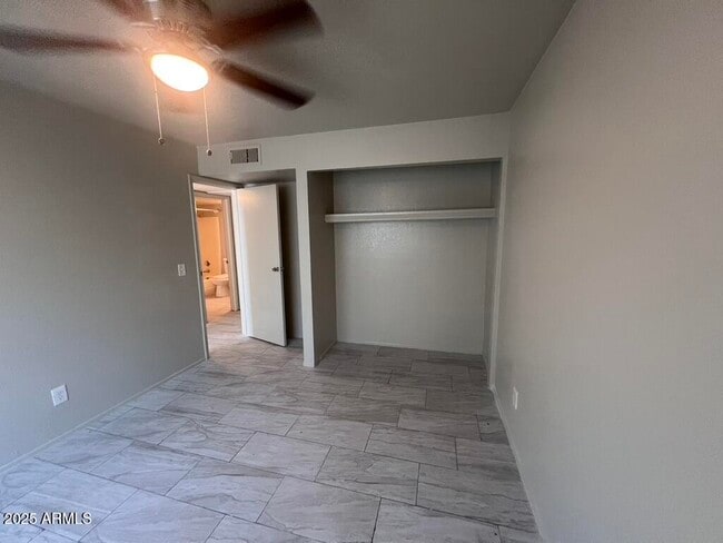 Building Photo - 45 N Phyllis