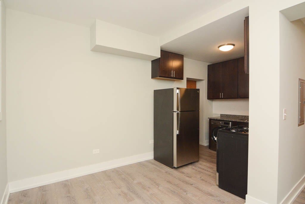 Building Photo - 1133 Maple Ave