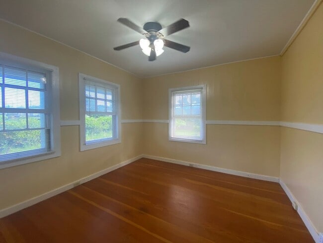 Building Photo - 3/2 Orchidland Estates-Pet Friendly
