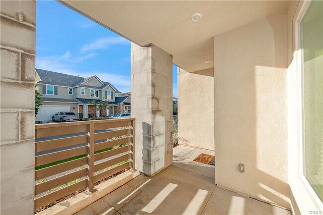 Building Photo - 61 Einstein Wy