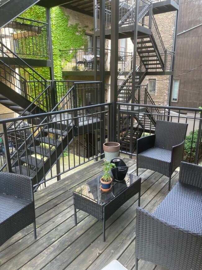 Building Photo - 2214 N Sedgwick St