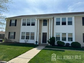 Building Photo - 525 Belford Rd