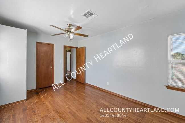 Building Photo - 1118 NW 29th St