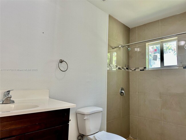 Building Photo - 513 NW 77th St