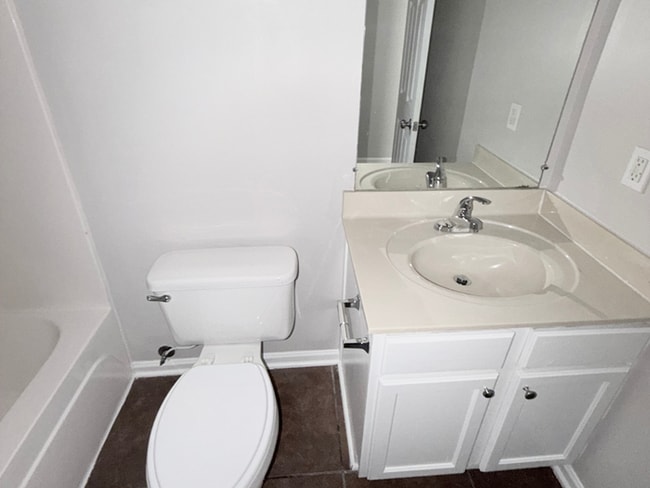 Building Photo - 3BR/2BA Memphis Rental with High Ceilings, Hardwood Floors & Fenced Yard