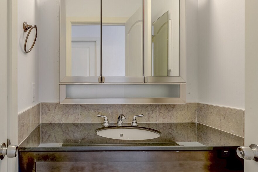 Building Photo - 262 Prospect Ave