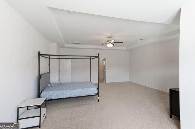 Building Photo - 1415 Dahlia Dr