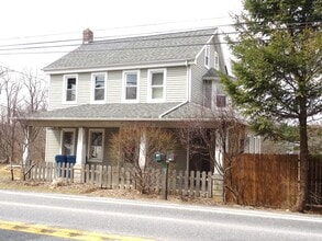 Building Photo - 1390 Mount Joy Rd