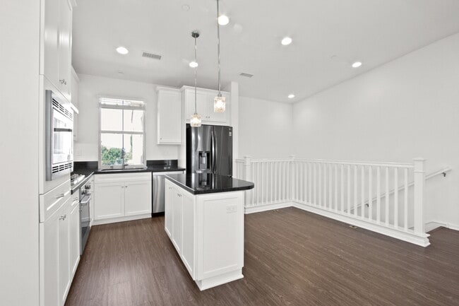 Building Photo - 51 Zen Gdn