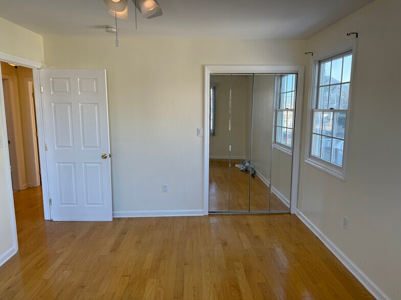 Building Photo - 284 Semton Blvd