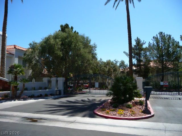 Building Photo - 7605 Rolling View Dr