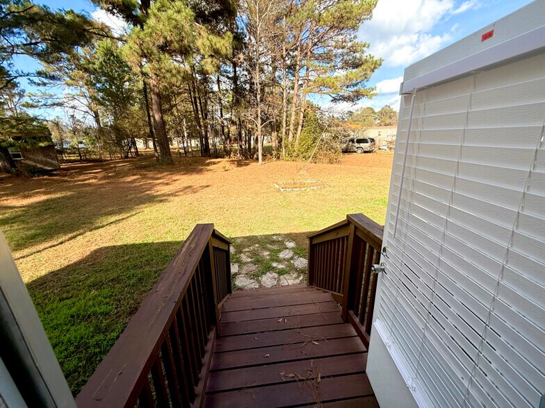 Building Photo - 130 S Blackberry Cir