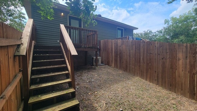Building Photo - 1 Bedroom/1 Bathroom Apartment in Batesville