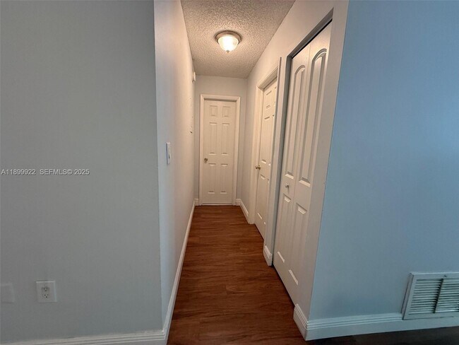 Building Photo - 17255 SW 95th Ave