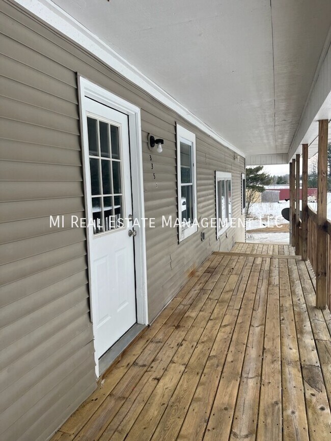 Building Photo - 3359 N Whitehall Rd