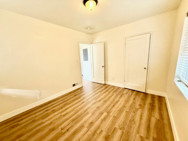 Building Photo - 2546 S 1700 E