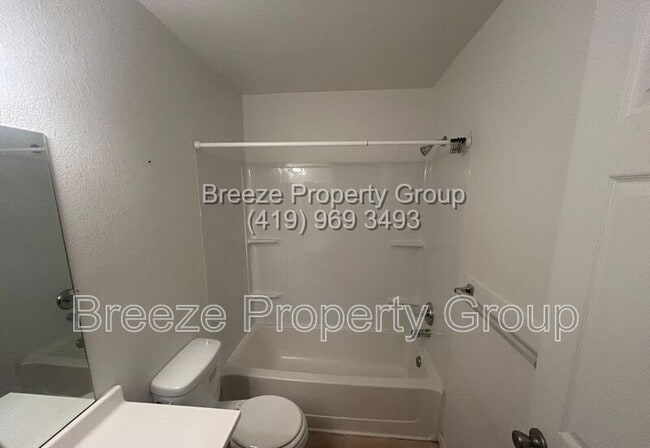 Building Photo - 520 Nova St