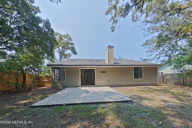 Building Photo - 12124 Roundham Ln N