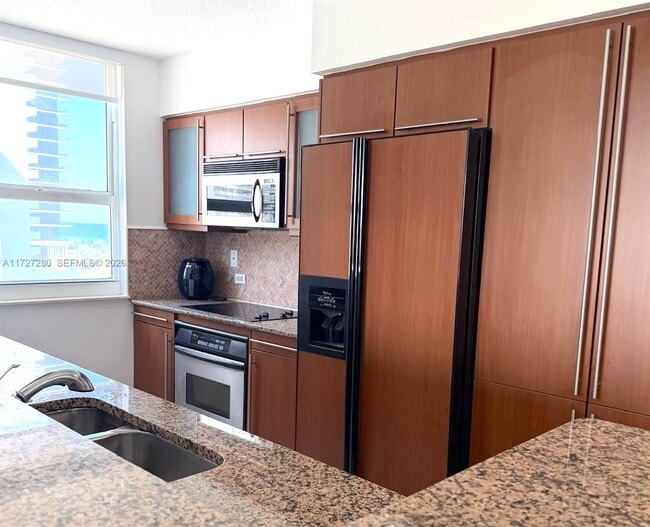 Building Photo - 2080 S Ocean Dr