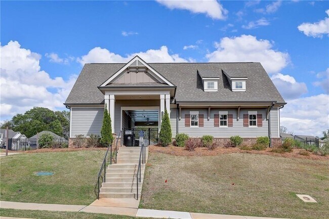 Building Photo - 4675 Silver Oak Dr SW
