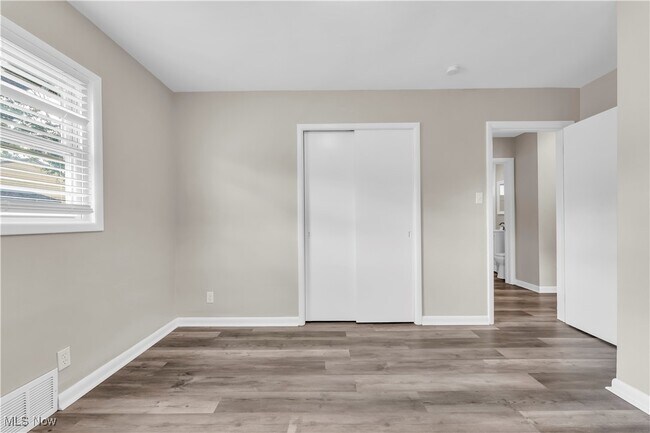 Building Photo - 1253 Hilltop Dr