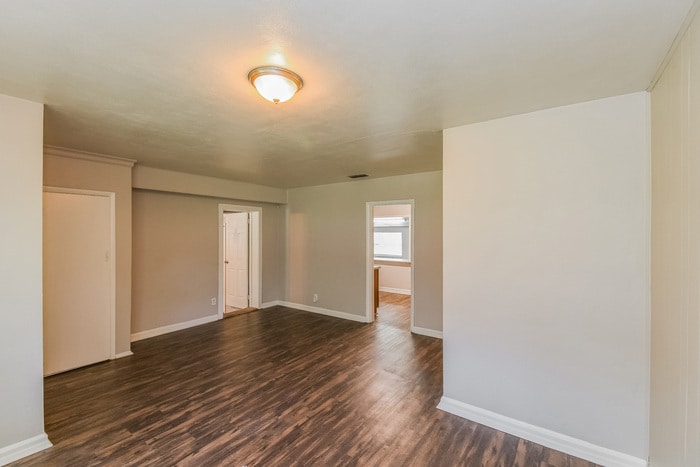 Building Photo - 2844 Myra St