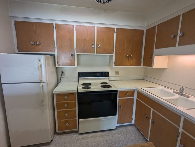 Building Photo - Great 1bed - 1bath in the Vilas Area