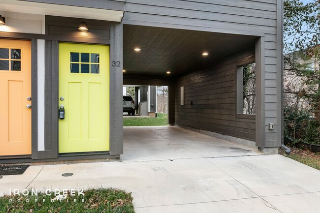 Building Photo - Beautiful New Compact Cottage in South Ash...