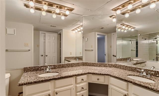 Building Photo - 16301 Ledgemont Ln