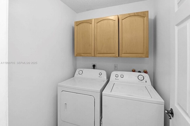 Building Photo - 2239 SE 25th Ave