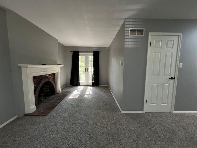 Building Photo - 1685 Lochcrest Dr