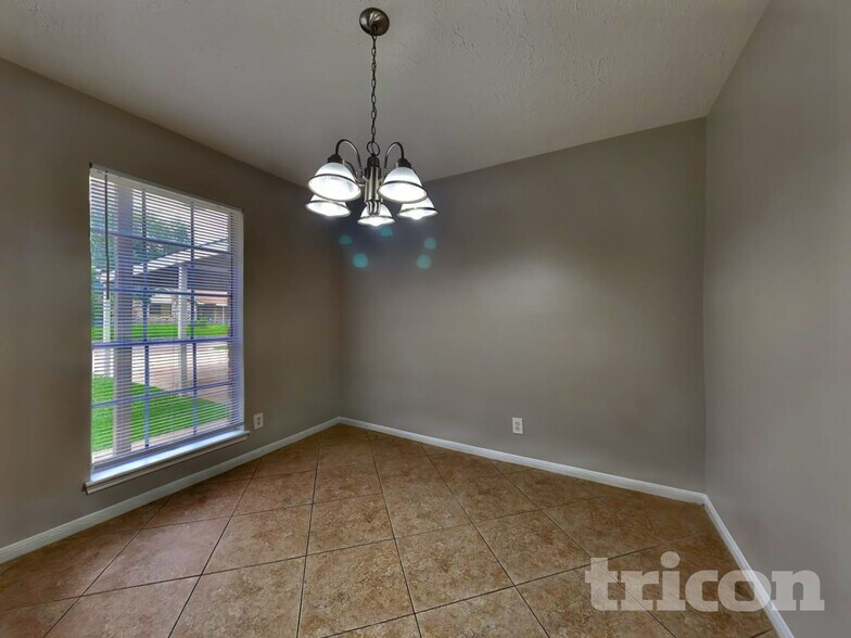 Building Photo - 4322 High Point Ln
