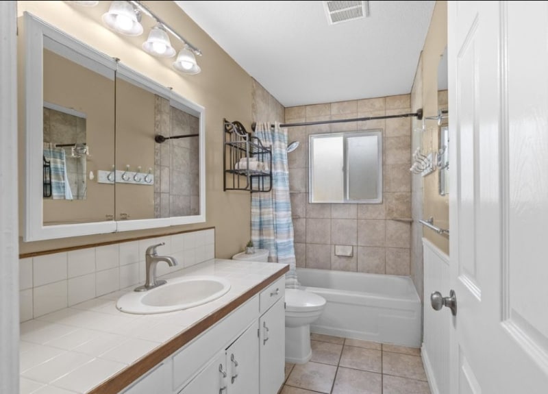 Building Photo - 2047 10th Ave