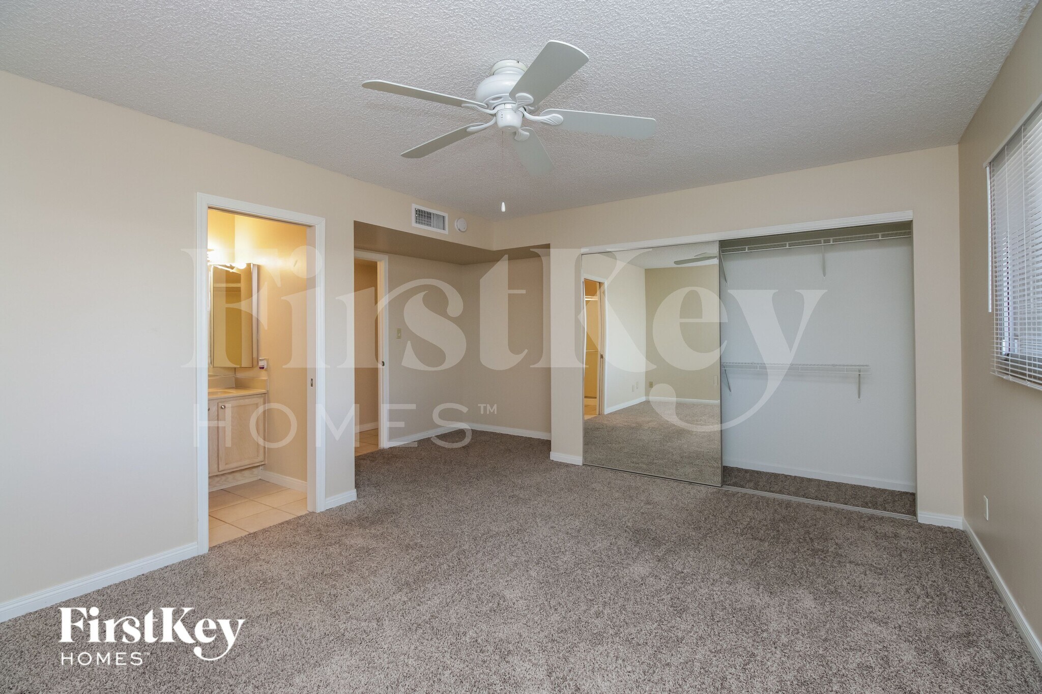 Building Photo - 813 E Todd Dr