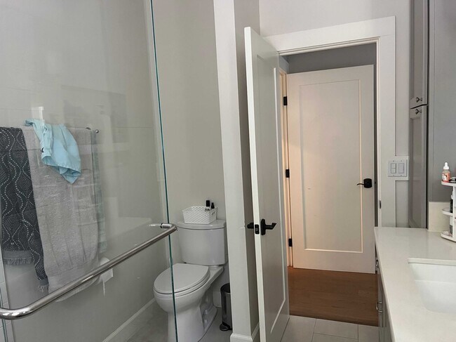 Building Photo - 263 Oakhurst Pl